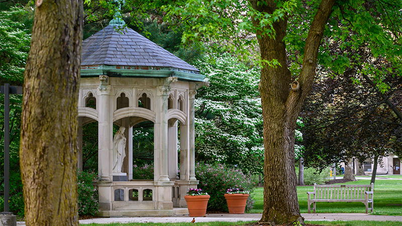 Jesus alcove Regina to Holy Cross Jesus alcove Regina to Holy Cross